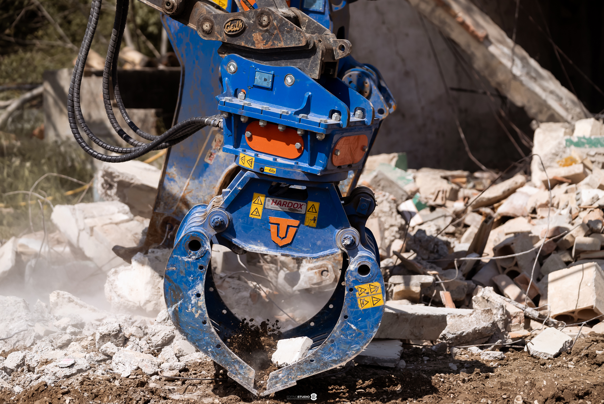 Trevi Benne PMZ Series demolition sorting grapple