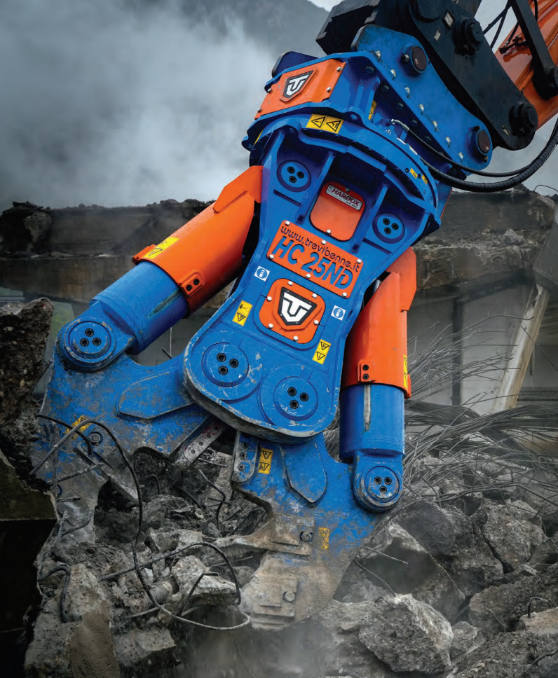 Trevi Benne HC Series dual cylinder hydraulic demolition crusher