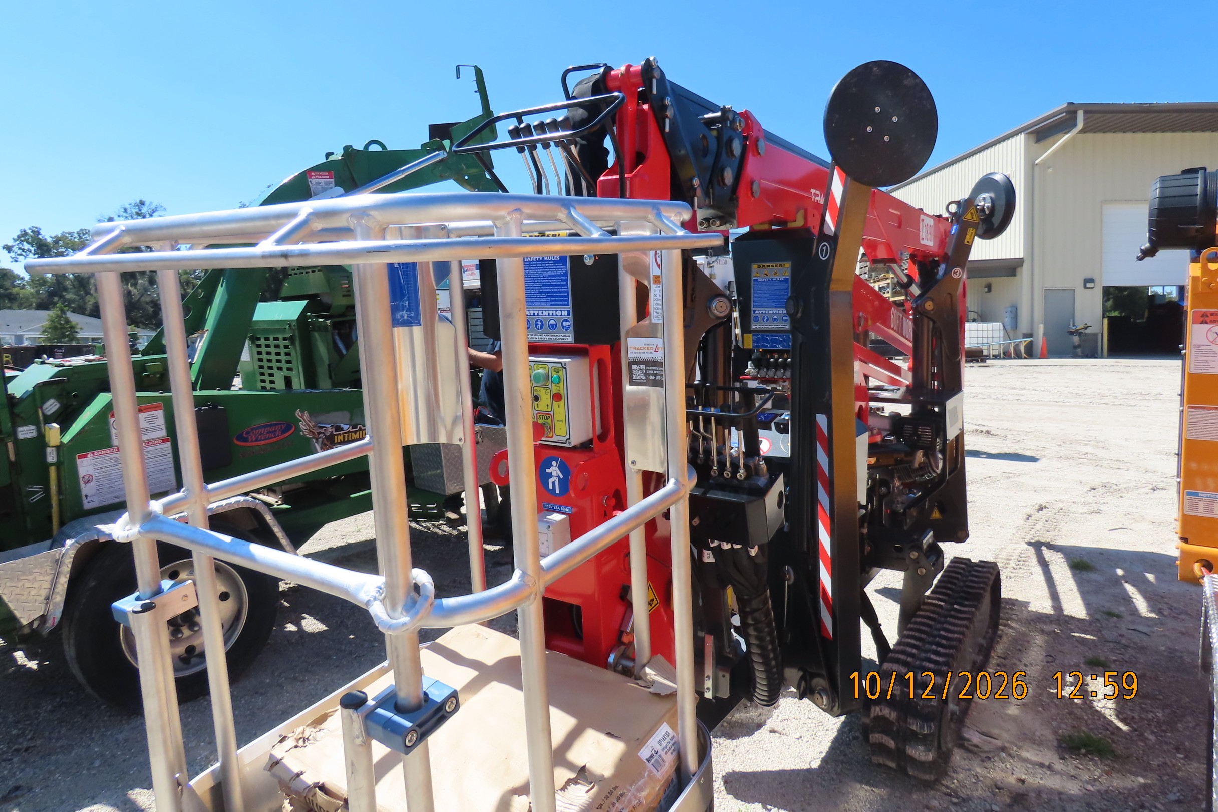 2026 TRACKED LIFTS MANLIFT, 60FT, TRACKED – 0047335